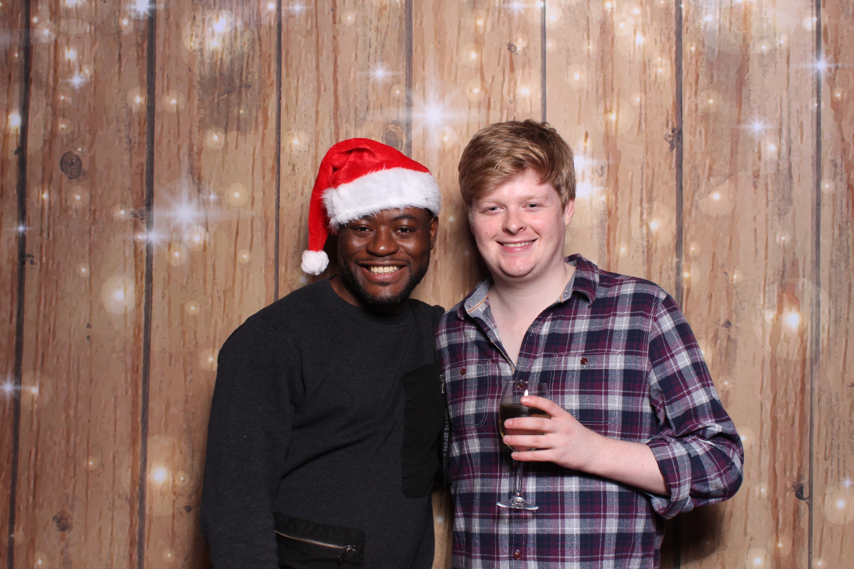 Tes Christmas party  | View more photos from the event at gallery.magicimages.uk/u/MagicImages/Tes-Christmas-party